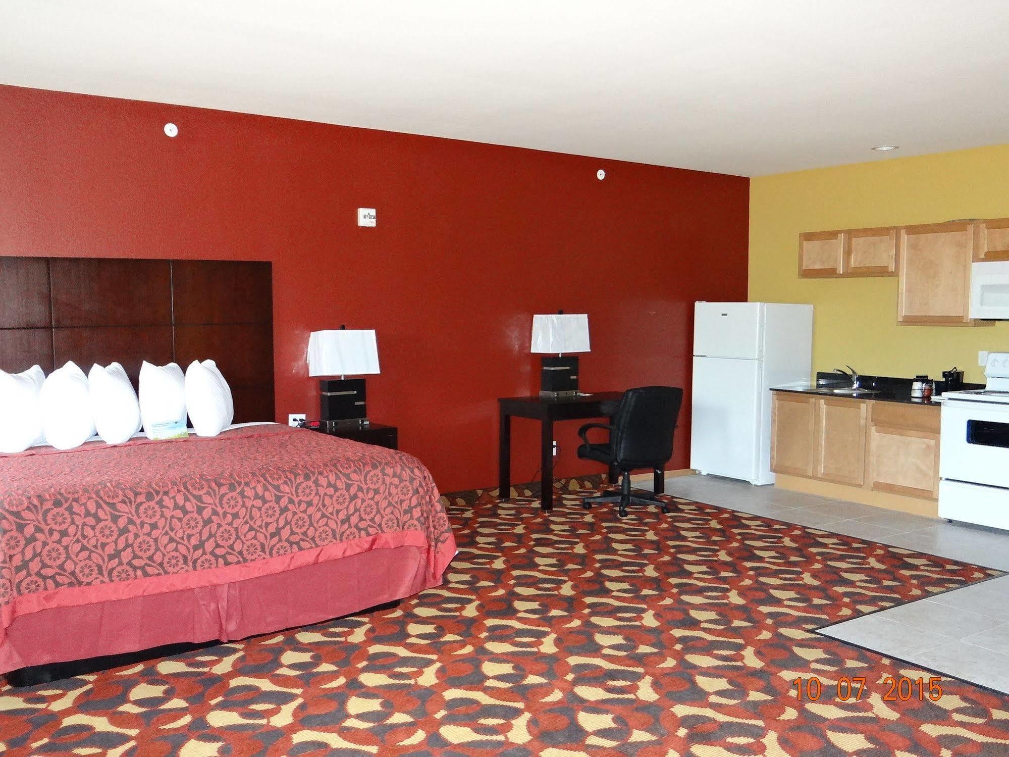 Days Inn & Suites By Wyndham El Dorado Екстериор снимка