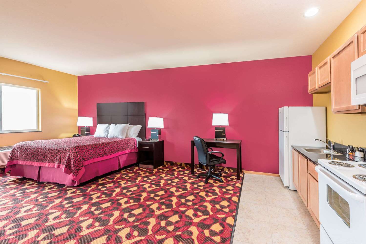 Days Inn & Suites By Wyndham El Dorado Екстериор снимка
